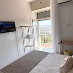 Airport Seaview Rooms